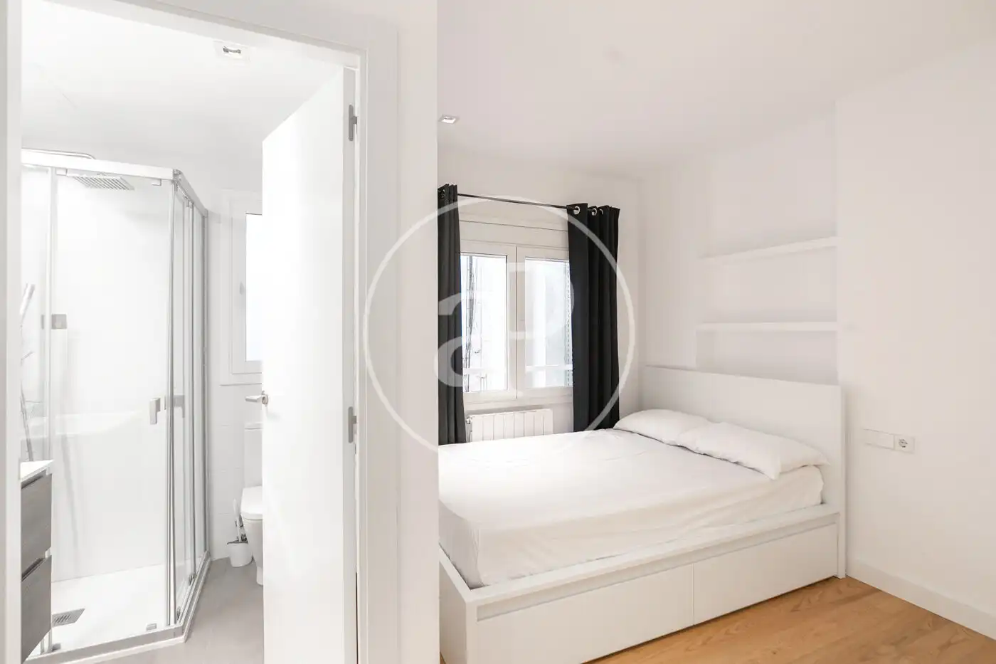 Schlafzimmer von Wohnung zum Verkauf in Barcelona mit Klimaanlage, Heizung und Terrasse