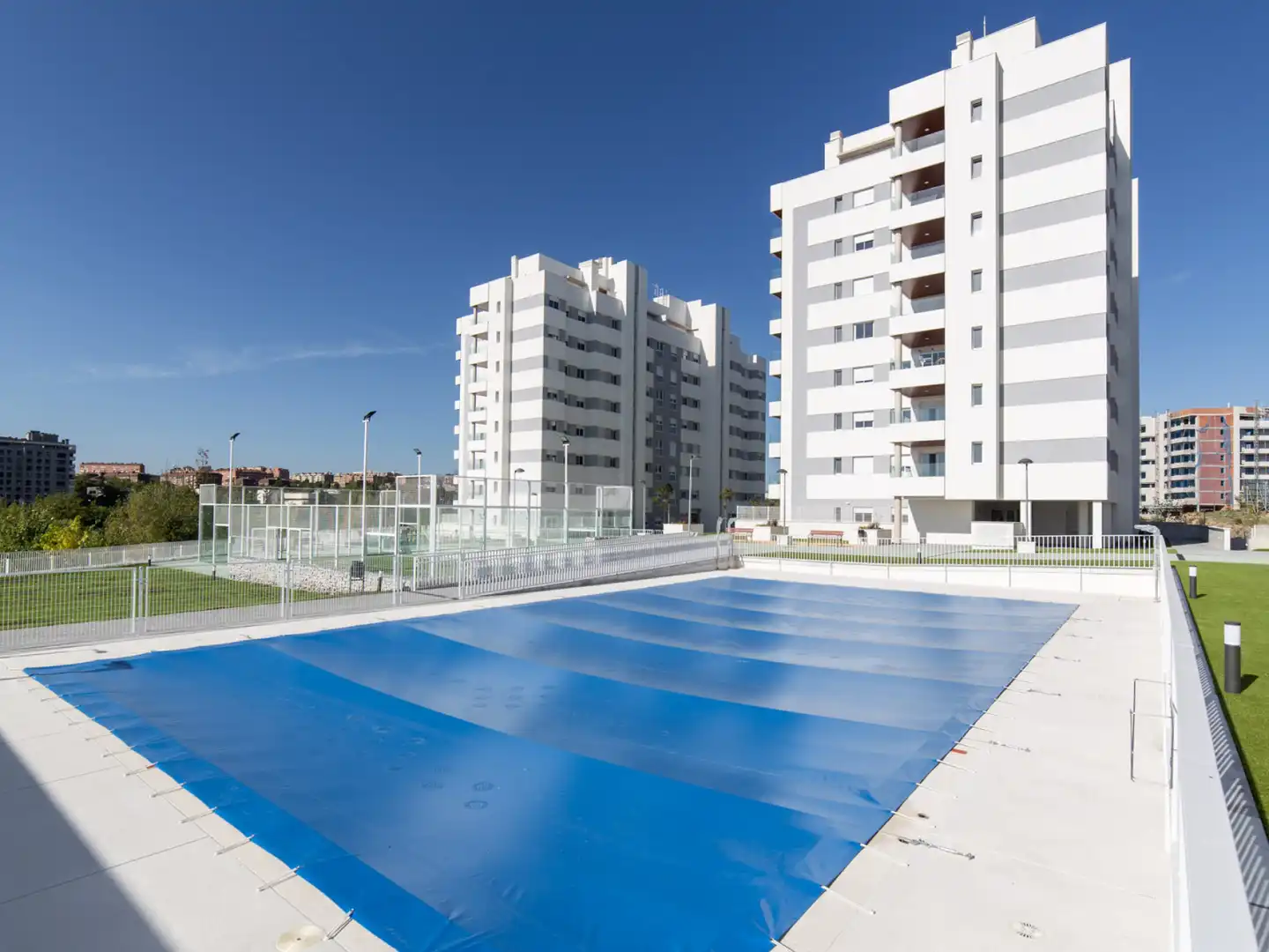 Schwimmbecken von Wohnung zur Miete in Tres Cantos mit Heizung, Terrasse und Abstellraum