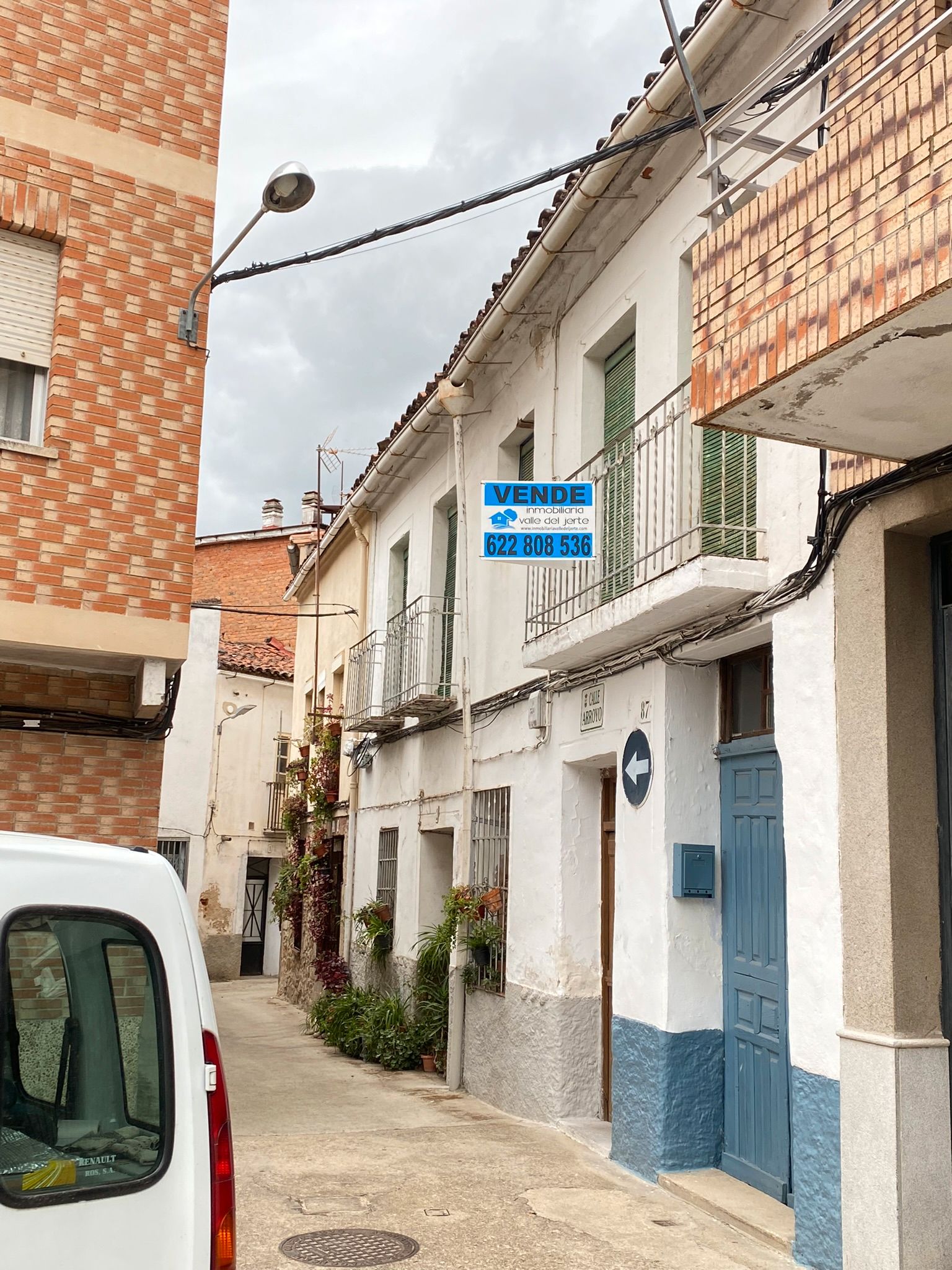 Exterior view of Building for sale in Navaconcejo