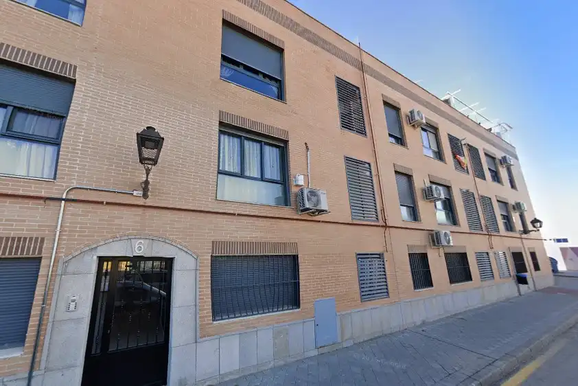 Vista exterior de Pis en venda en Yuncler amb Calefacció i Moblat