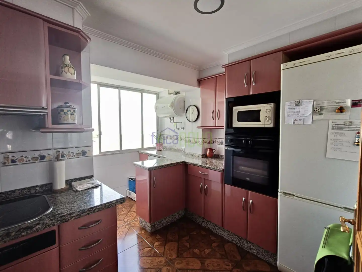 Flat with terrace for sale in Oeste