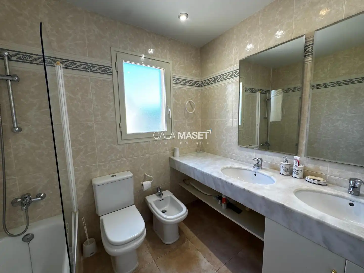 Bathroom of Attic for sale in Sant Feliu de Guíxols  with Heating, Terrace and Swimming Pool