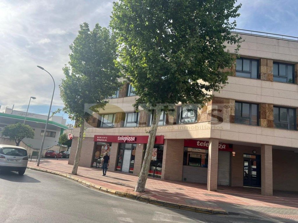 Vista exterior de Oficina en venda en Dos Hermanas