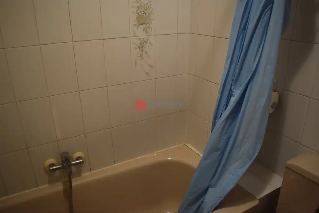Bathroom of Flat for sale in Santiago de Compostela   with Heating and Furnished