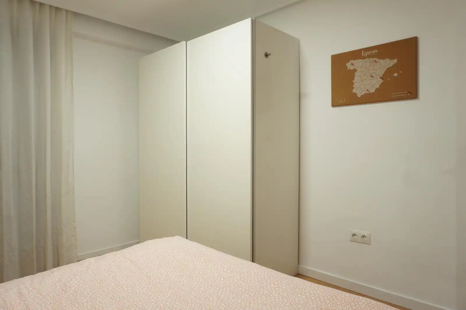 Habitación de Piso de alquiler en Valencia con Aire acondicionado, Parquet y Amueblado