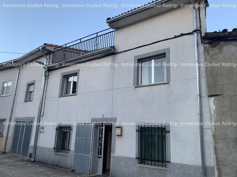 Vista exterior de Casa o xalet en venda en Nava de Francia amb Terrassa i Traster