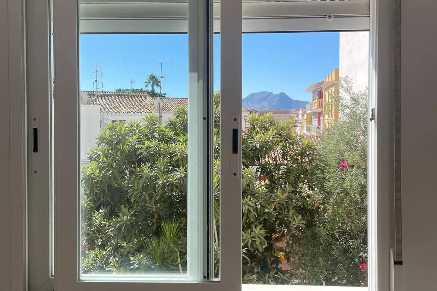 Vista exterior de Pis de lloguer en La Xara - La Sella