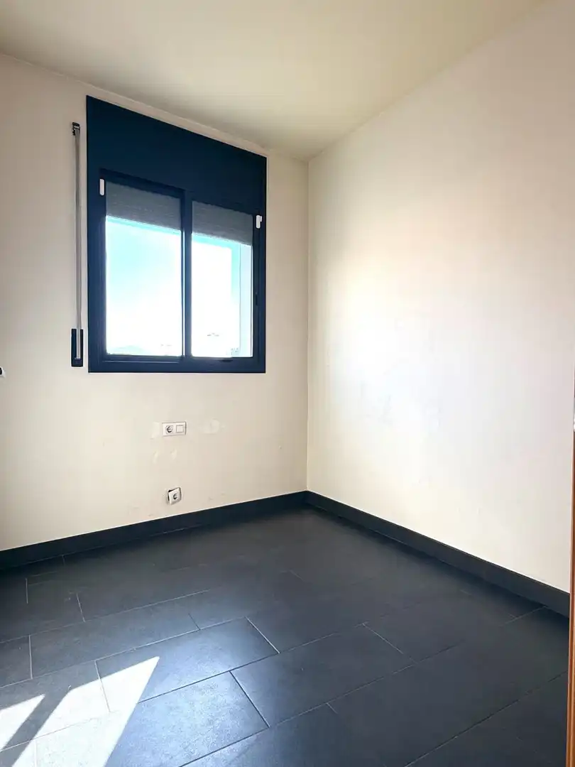 Habitación de Piso en venta en Sant Vicenç Dels Horts con Aire acondicionado y Calefacción