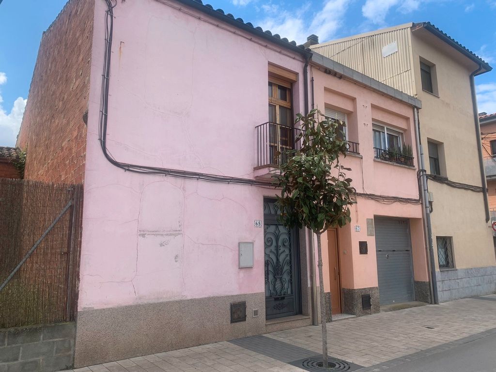 Exterior view of Single-family semi-detached for sale in Llinars del Vallès  with Private garden