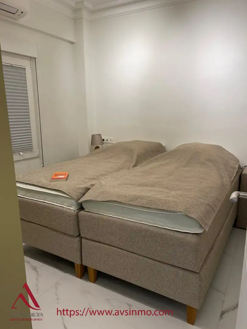 Dormitori de Apartament en venda en Torrevieja amb Aire condicionat, Moblat i Forn