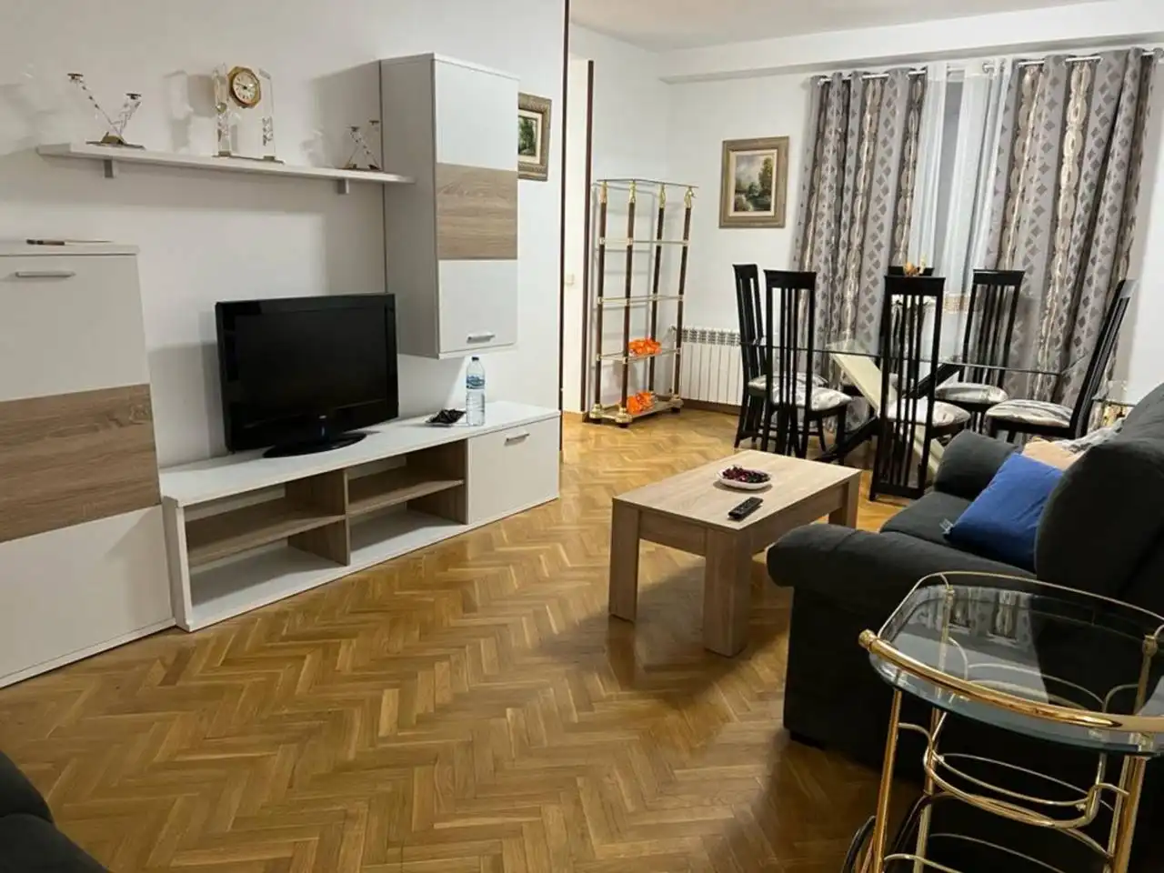 Sala de estar de Piso de alquiler en Ocaña con Calefacción, Jardín privado y Parquet