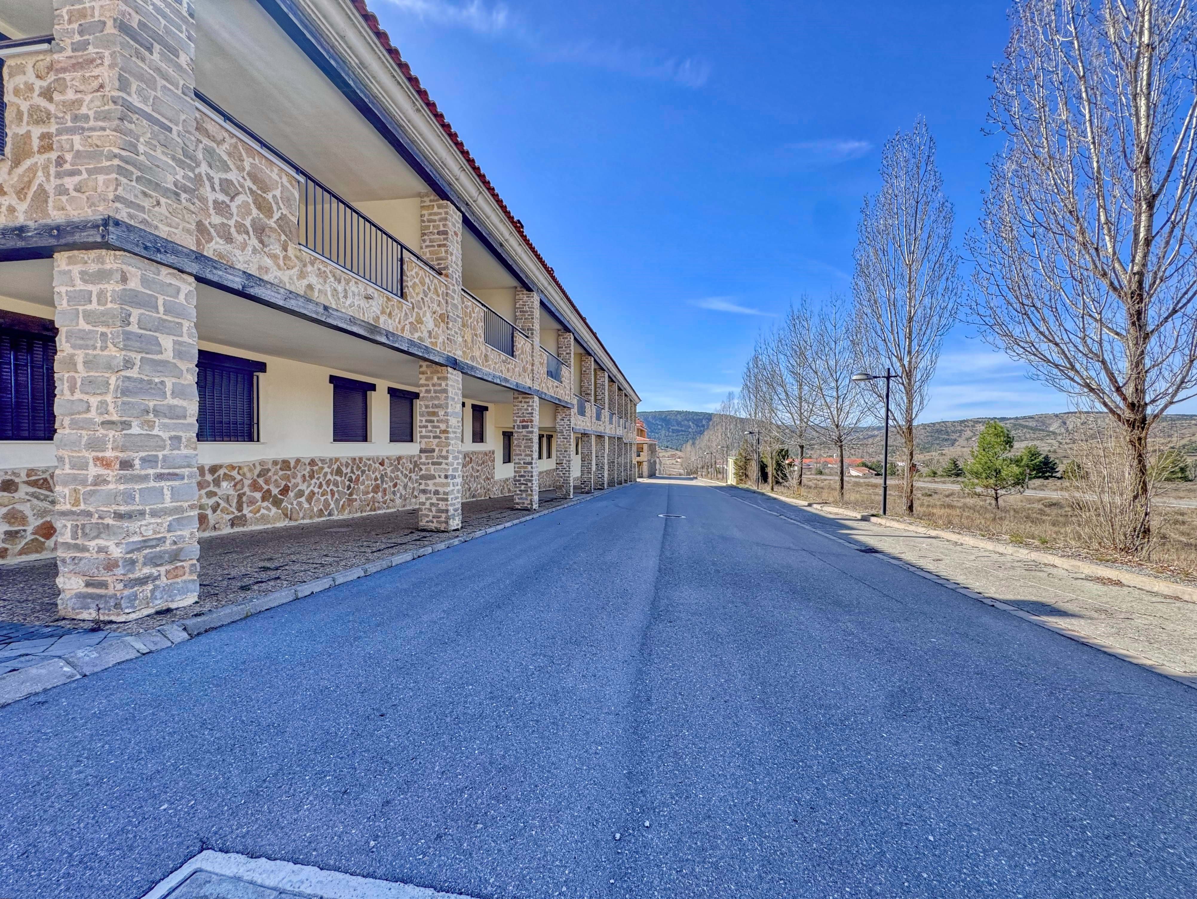 Vista exterior de Dúplex en venta en Alcalá de la Selva con Calefacción y Terraza
