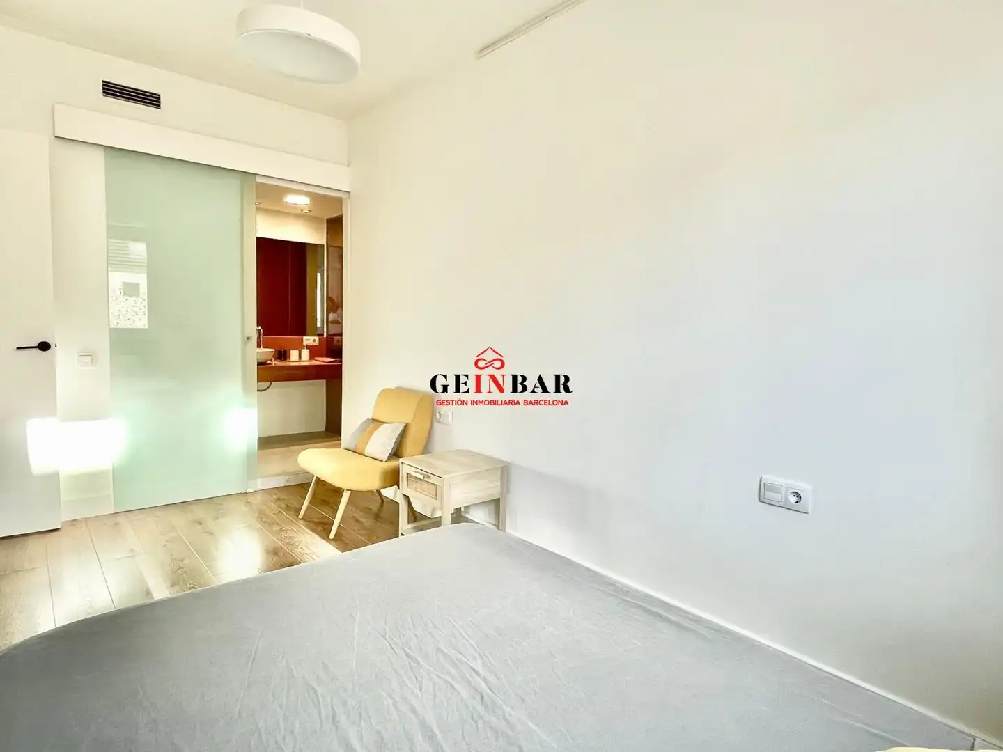 Schlafzimmer von Wohnung zum Verkauf in Barcelona mit Klimaanlage, Heizung und Parkett