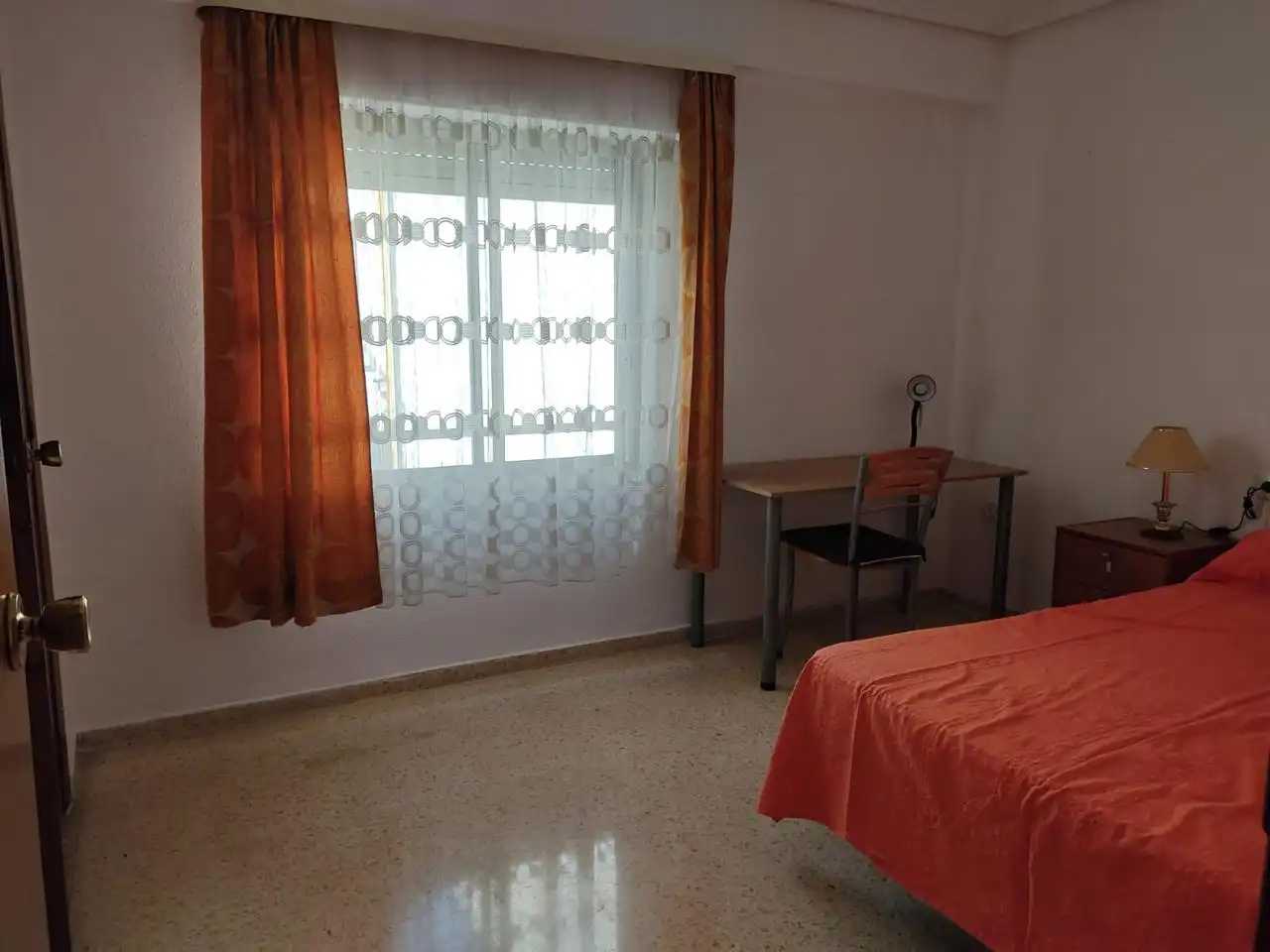 Flat for rent in De José María Haro, La Carrasca