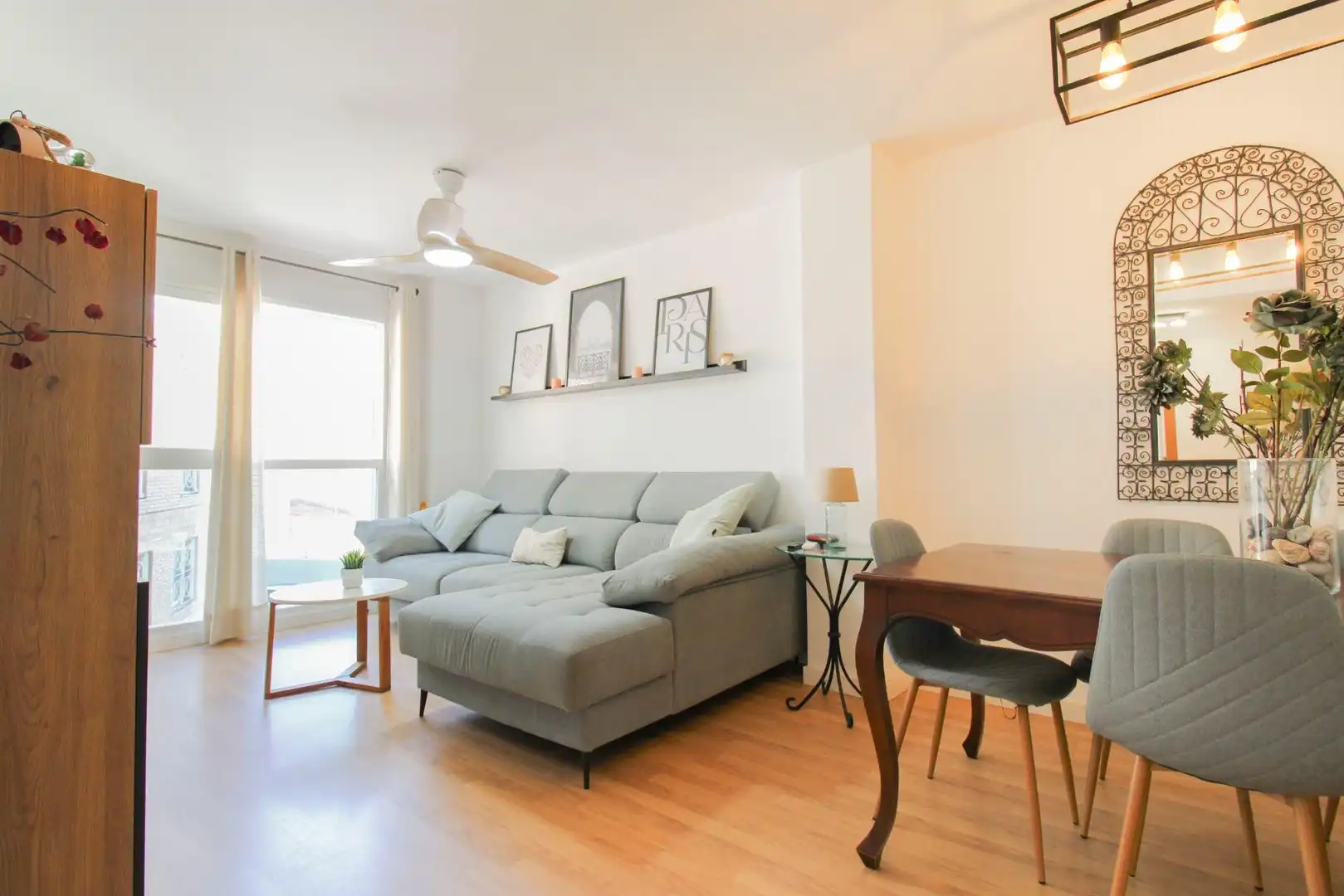 Wohnzimmer von Wohnung zum Verkauf in Benaguasil mit Klimaanlage und Alarm