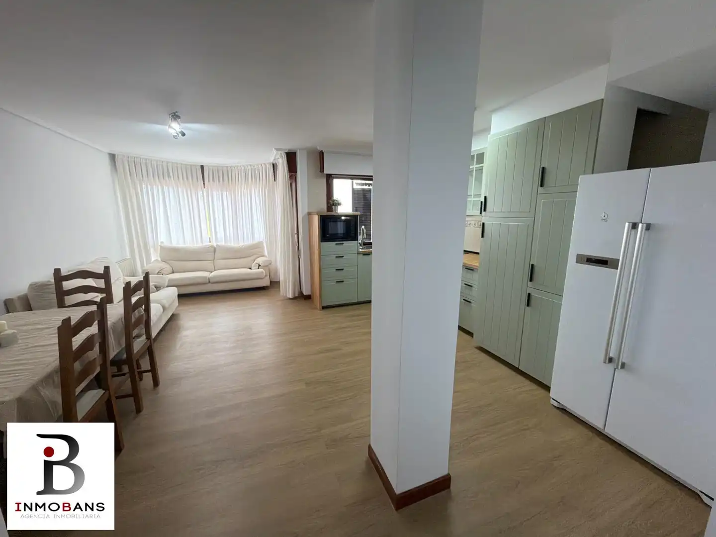 Sala de estar de Ático en venta en Santoña con Calefacción y Balcón