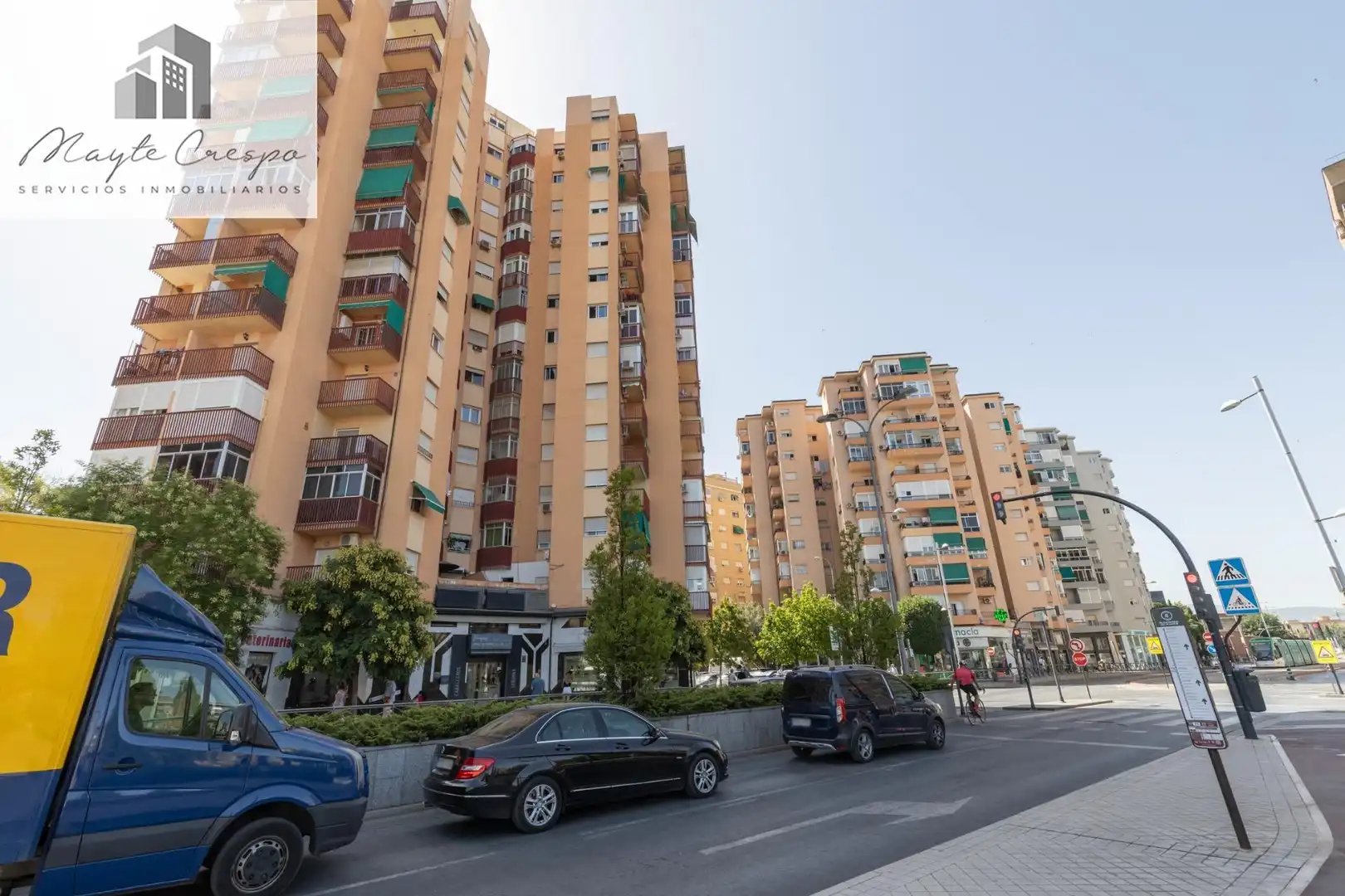 Vista exterior de Piso en venta en Granada con Terraza, Amueblado y Balcón