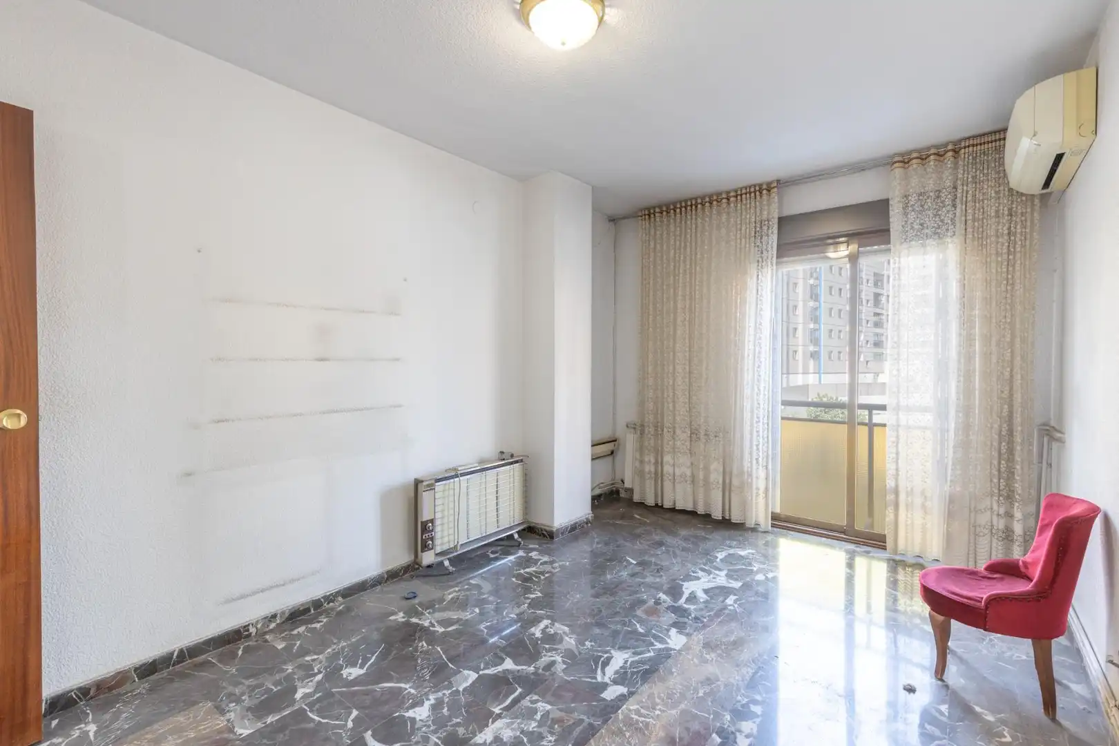 Bedroom of Flat for sale in Granada  with Air Conditioner, Terrace and Balcony