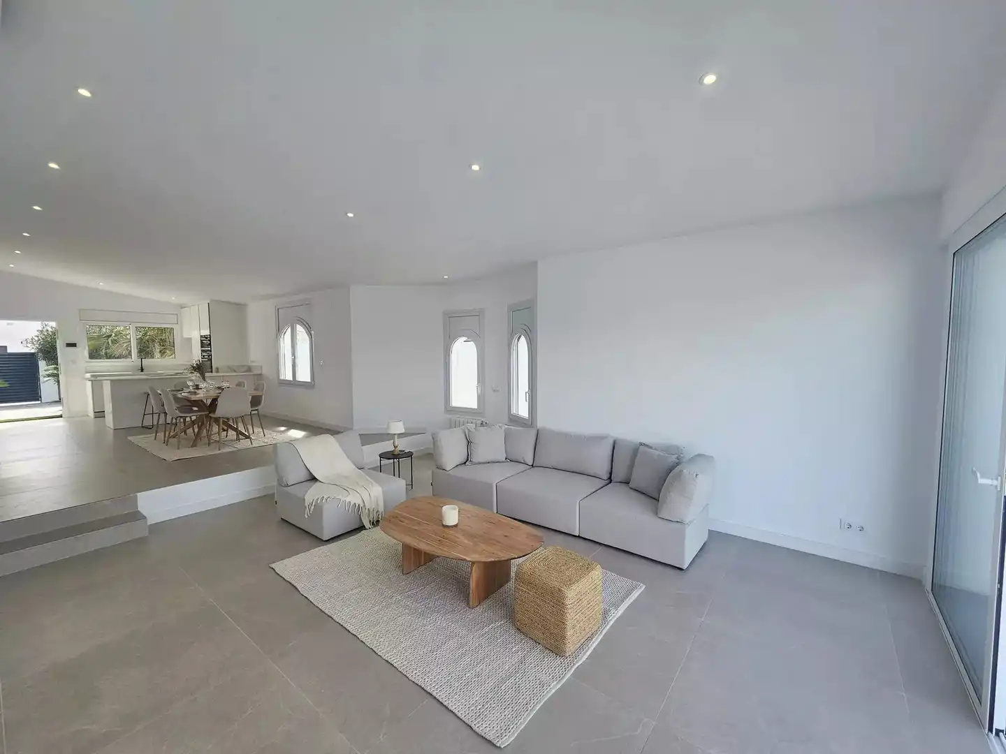 Sala d'estar de Casa o xalet en venda en Empuriabrava amb Aire condicionat, Calefacció i Jardí privat