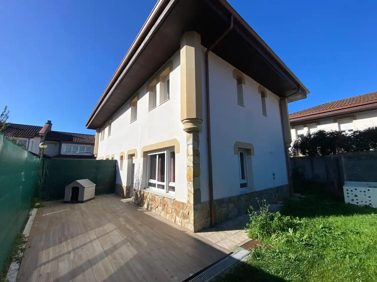 Vista exterior de Casa o chalet de alquiler en Castro-Urdiales con Calefacción y Jardín privado