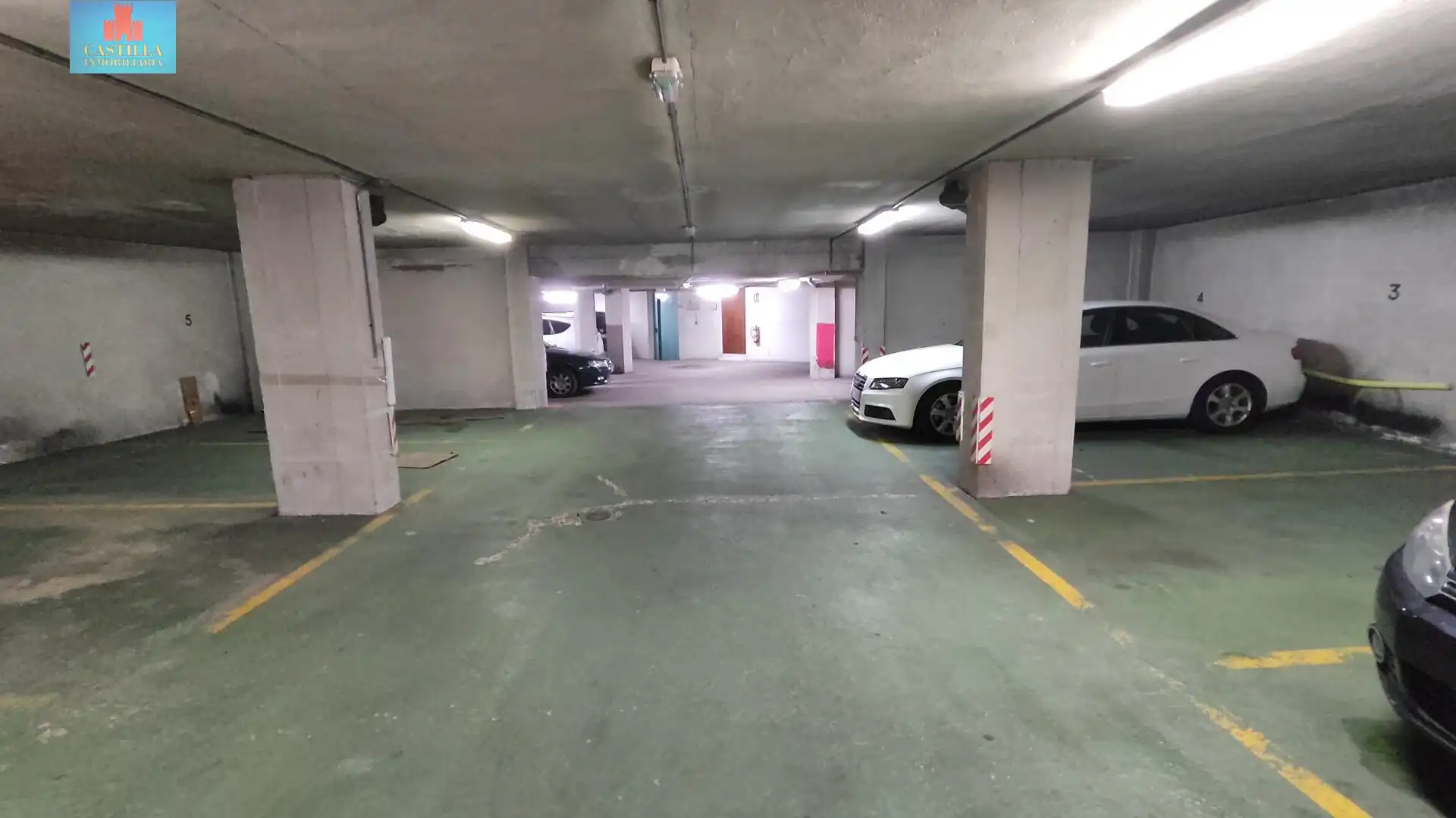 Aparcament de Pis en venda en Ávila amb Calefacció, Terrassa i Traster