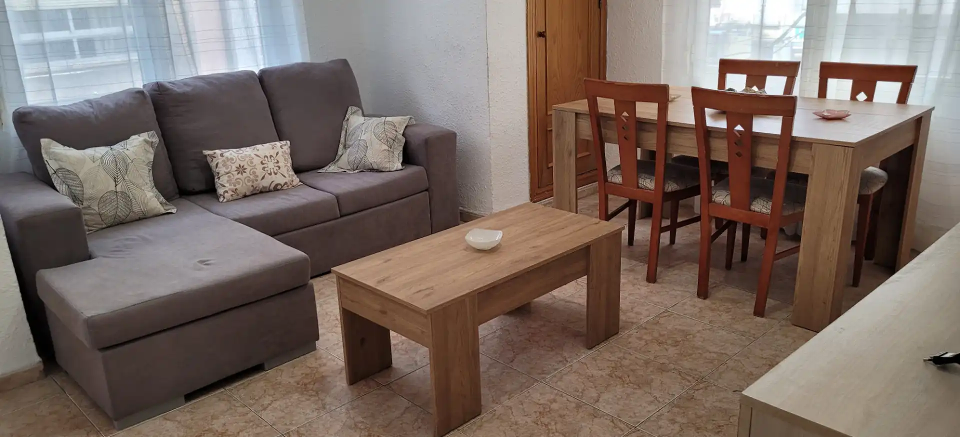 Sala d'estar de Pis de lloguer en Cuenca amb Calefacció, Moblat i Forn