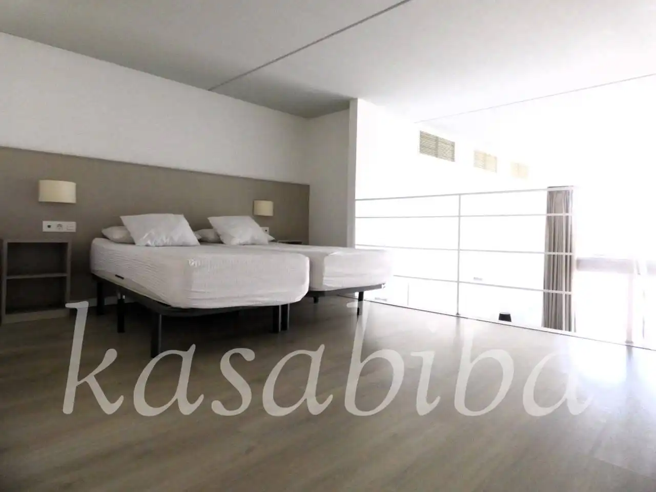 Schlafzimmer von Loft zur Miete in Valencia mit Klimaanlage, Heizung und Parkett