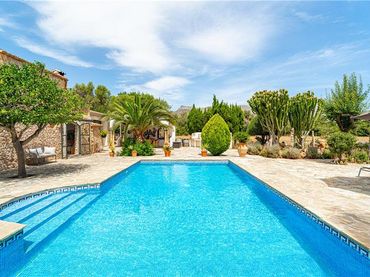 Country house with pool for sale in Pollença Poble
