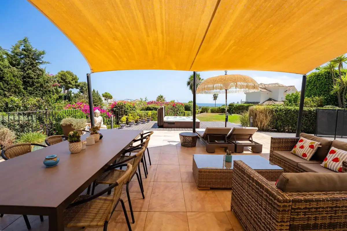 Terrassa de Casa o xalet en venda en Estepona amb Aire condicionat, Jardí privat i Terrassa