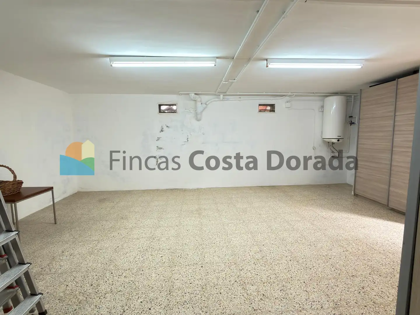 Houses for sale in Cubelles  with Air Conditioner, Private garden and Parquet flooring