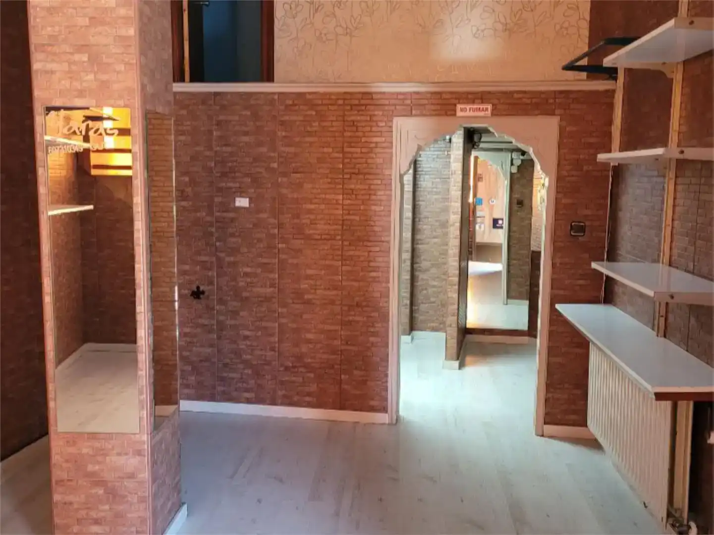 Commercial properties for rent in Lena