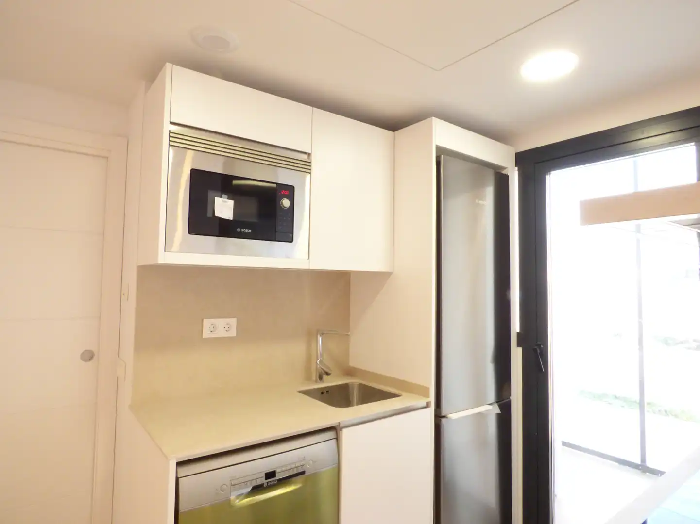 Kitchen of Flat for rent in Madrid  with Air Conditioner, Heating and Private garden