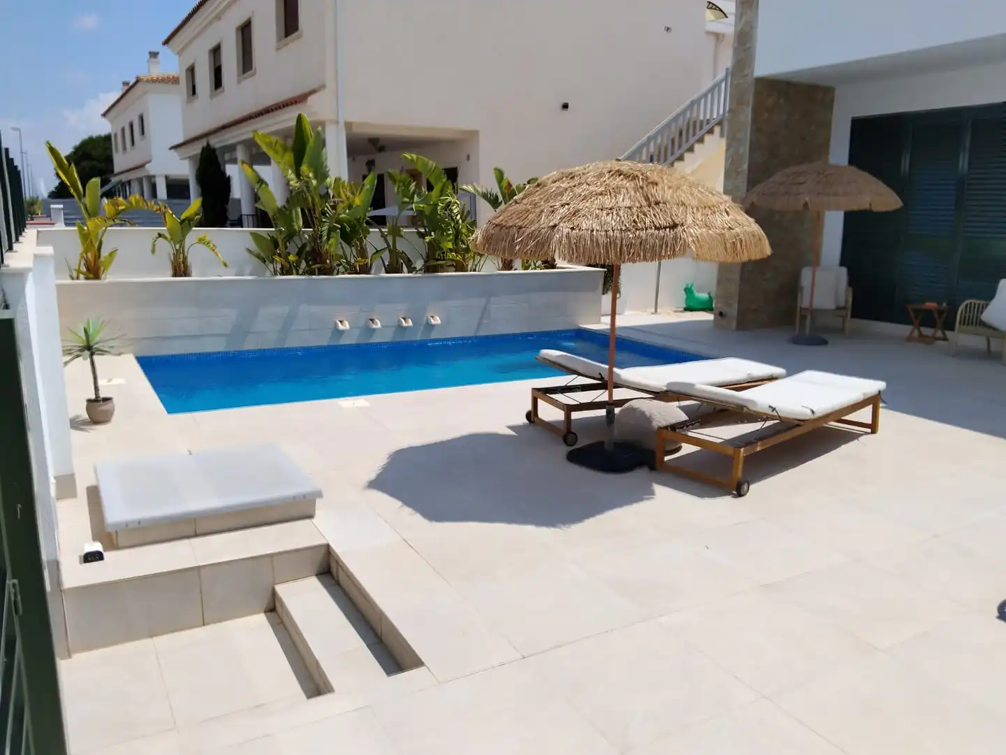Piscina de Casa o xalet en venda en Daya Nueva amb Aire condicionat, Calefacció i Jardí privat