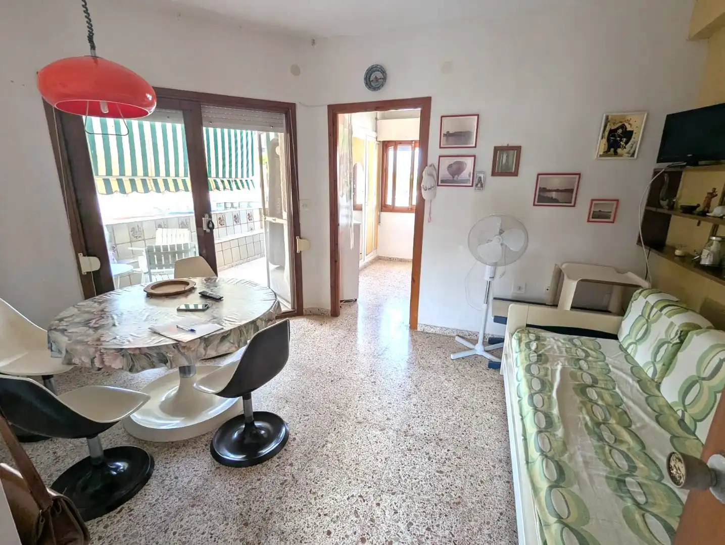 Sala d'estar de Estudi en venda en Águilas amb Moblat