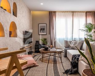 Living room of Apartment to rent in  Madrid Capital  with Air Conditioner, Furnished and Oven