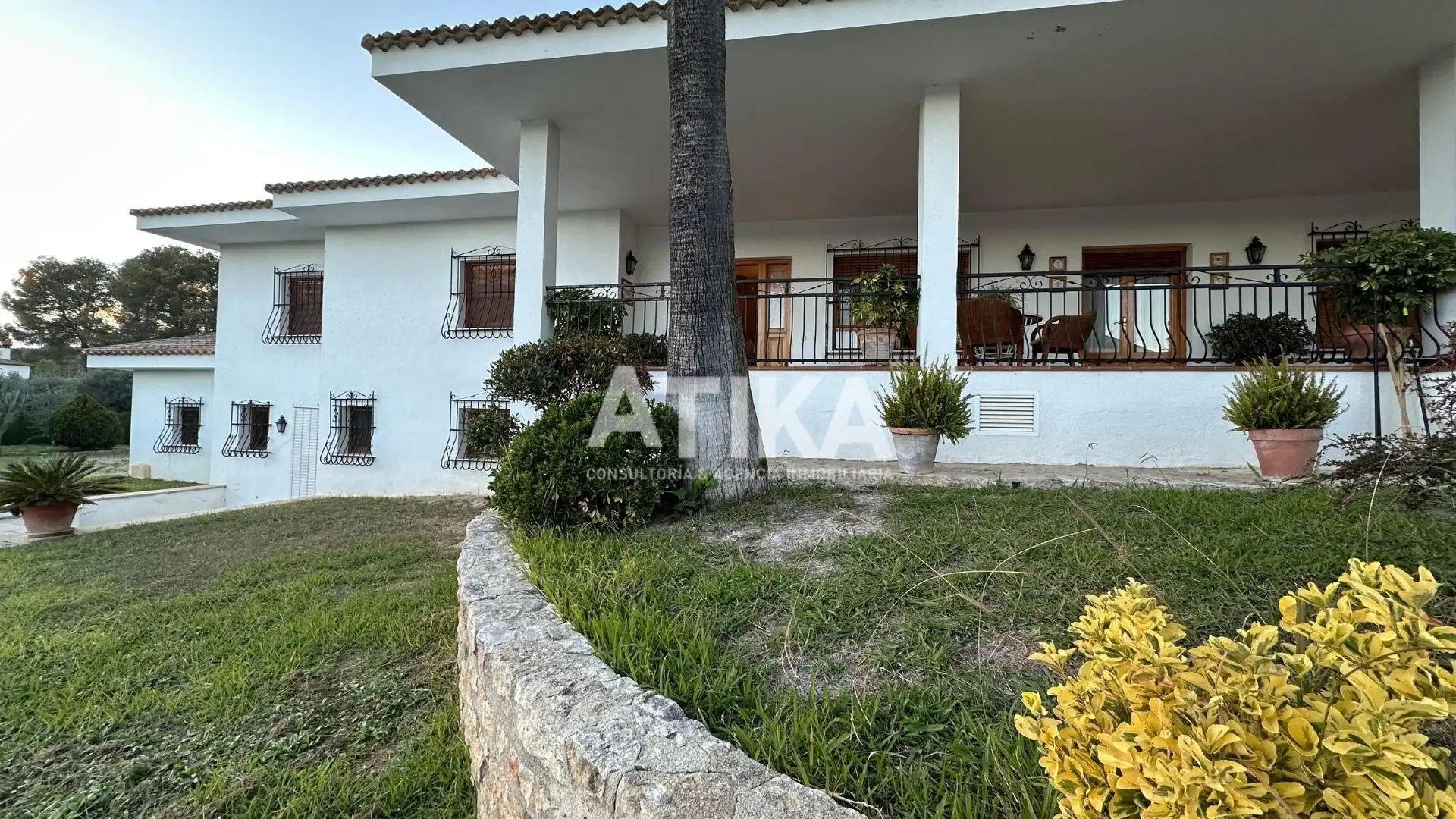 Vista exterior de Casa o xalet en venda en Ontinyent amb Aire condicionat, Calefacció i Jardí privat