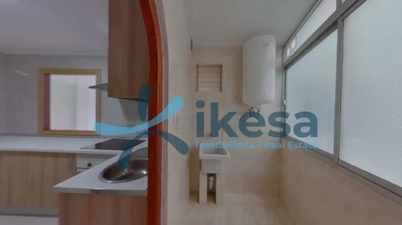 Piso con ascensor en venta en Estepona Pueblo, imagen 4