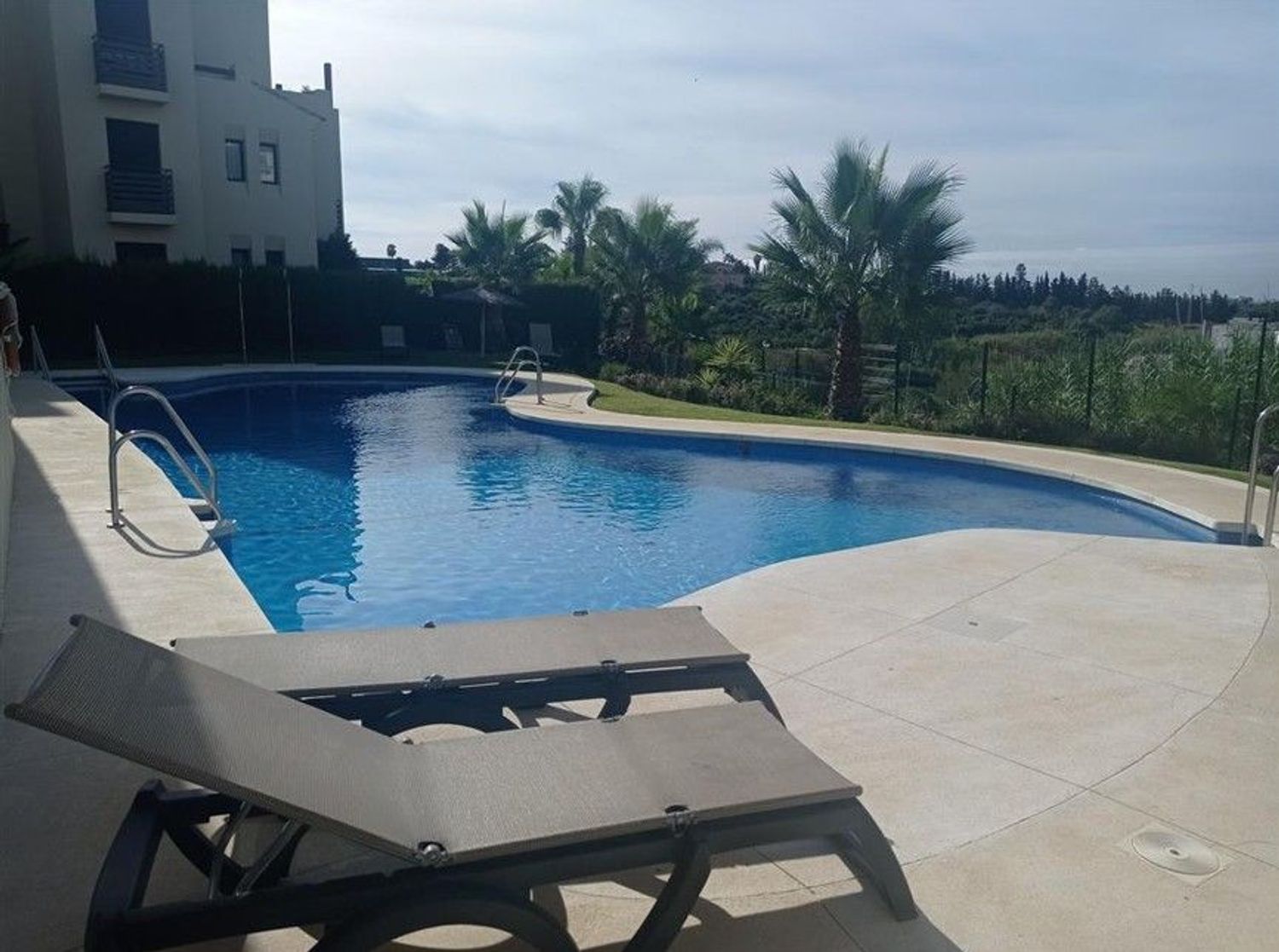 Piscina de Pis en venda en Estepona amb Aire condicionat, Terrassa i Traster