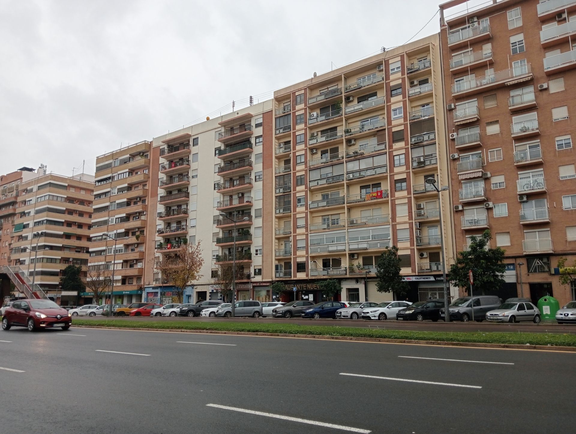 Vista exterior de Pis en venda en  Valencia Capital amb Forn i Balcó