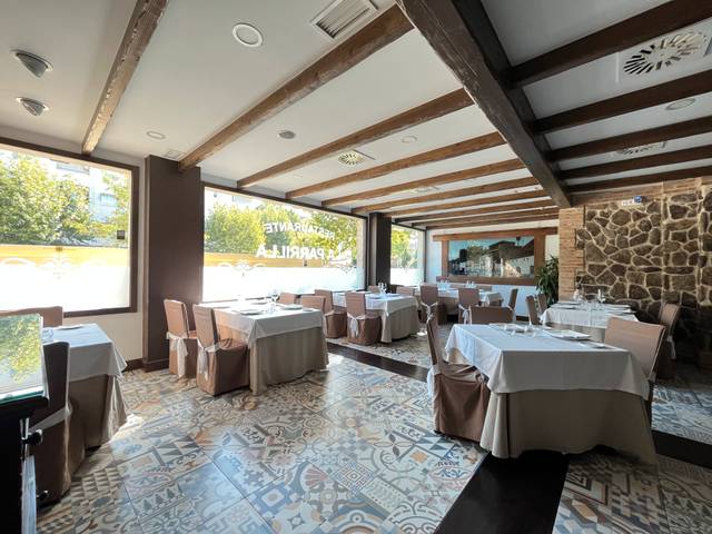 Local comercial en Alquiler en Calle Luis Vélez de Guevara en Zona Norte - Hospital - Urbanizaciones