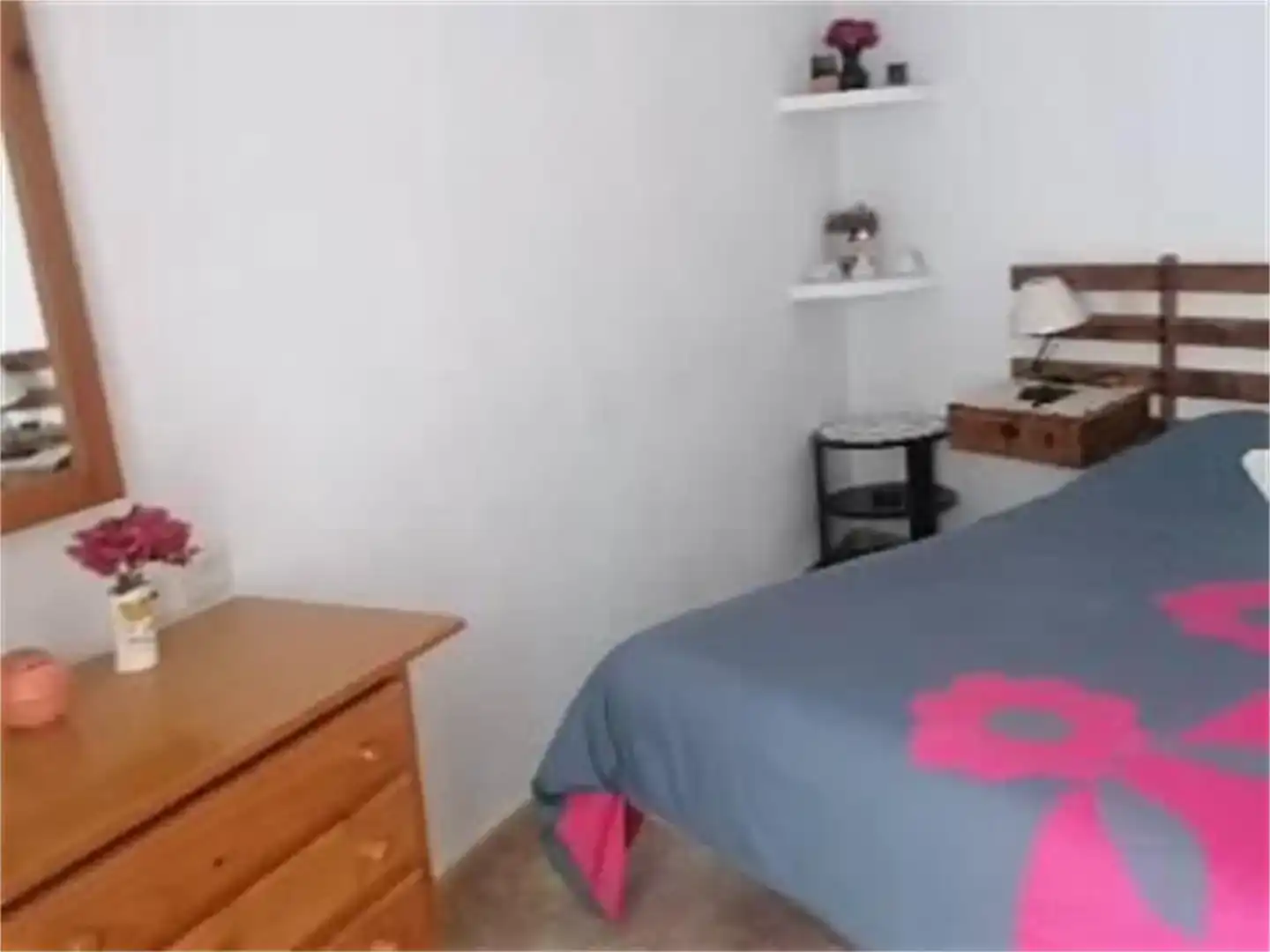 Dormitori de Casa adosada de lloguer en Benaocaz amb Moblat i Balcó