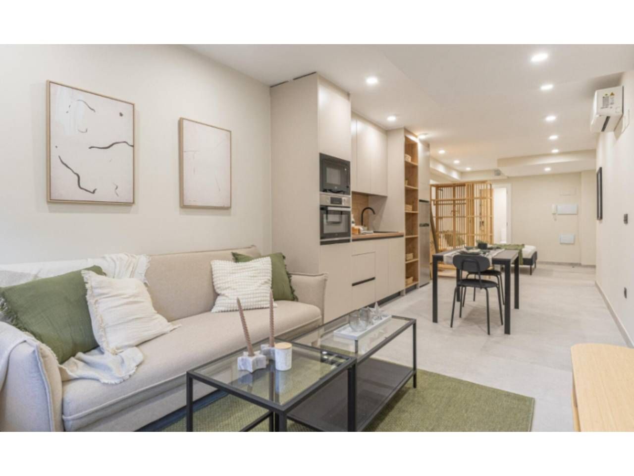 Sala d'estar de Estudi en venda en Málaga Capital amb Aire condicionat, Calefacció i Moblat