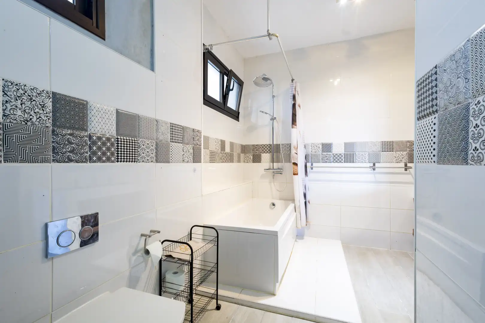 Bathroom of Houses for sale in Los Realejos  with Private garden, Terrace and Storage room