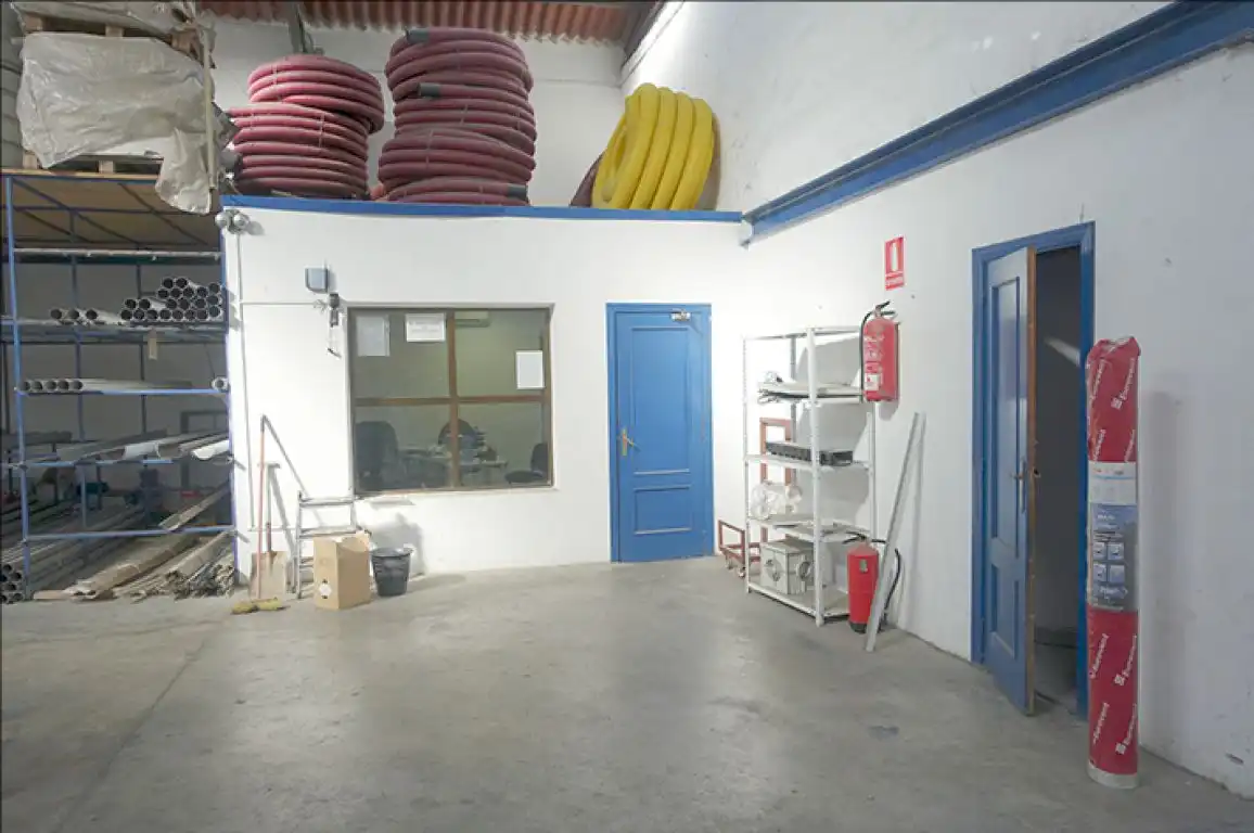 Nave industrial en venta en Torrejoncillo