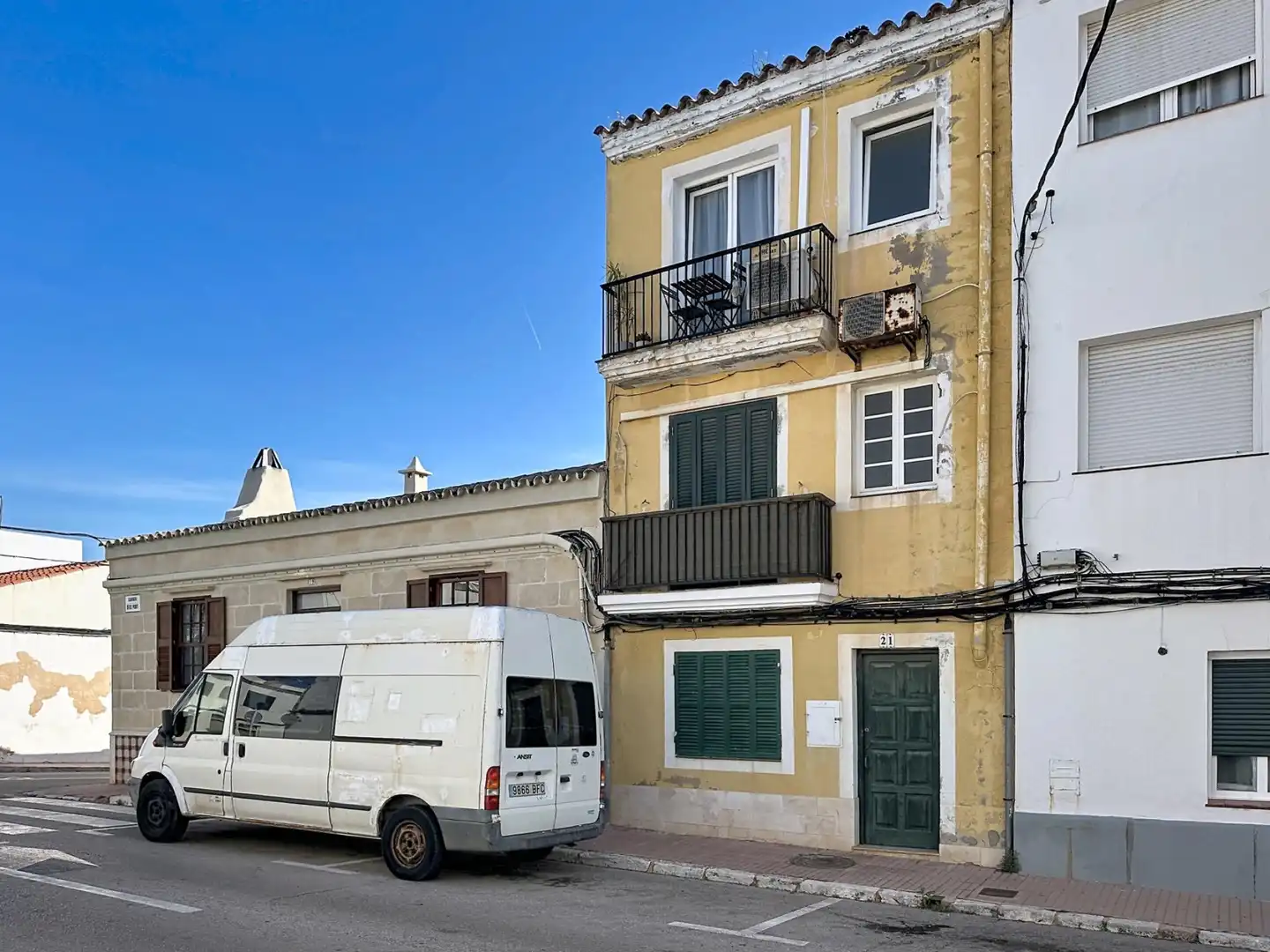 Vista exterior de Apartamento en venta en Es Castell con Aire acondicionado y Balcón