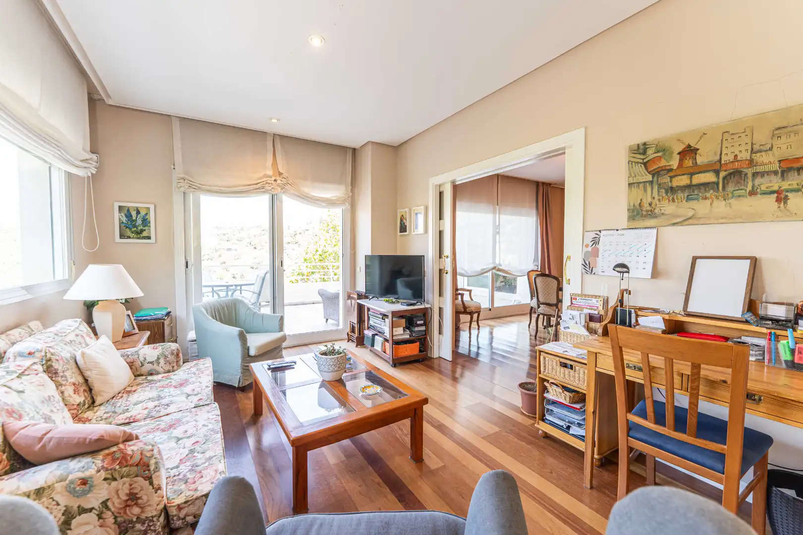 Sala d'estar de Casa o xalet en venda en Torrelodones amb Calefacció, Jardí privat i Parquet