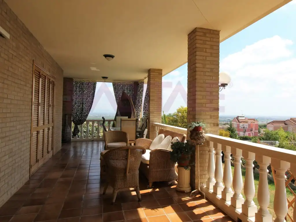 Terraza de Casa o chalet en venta en Chiva con Aire acondicionado, Calefacción y Amueblado
