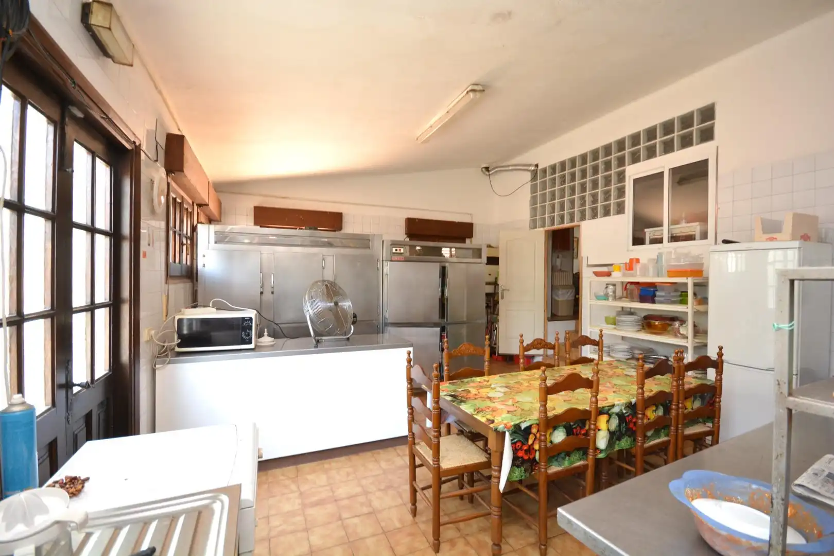 Cocina de Finca rústica en venta en Borrassà con Aire acondicionado, Calefacción y Jardín privado