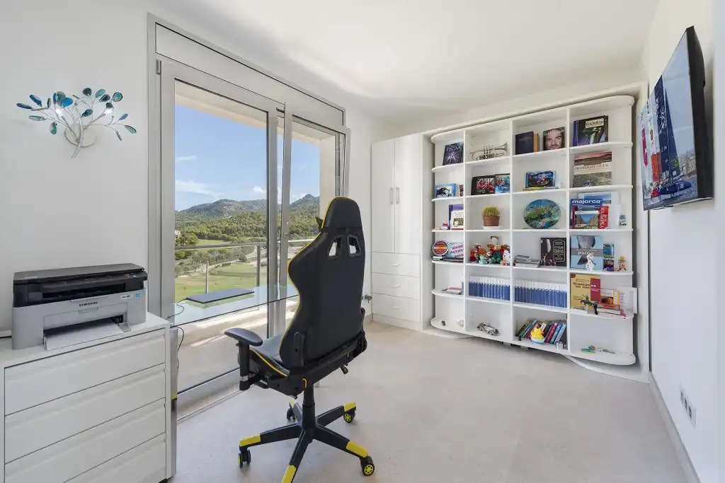 Schlafzimmer von Wohnungen zum Verkauf in Andratx mit Terrasse, Schwimmbad und Balkon