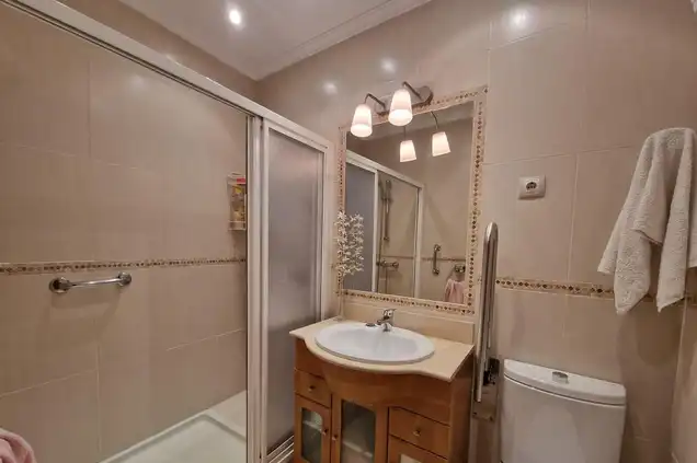 Bathroom of Attic for sale in Linares  with Air Conditioner, Heating and Terrace
